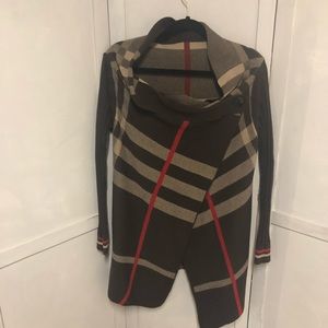 Burberry Print Buttoned Poncho